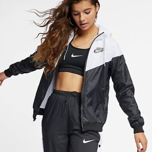 Nike sportswear windrunner jacket